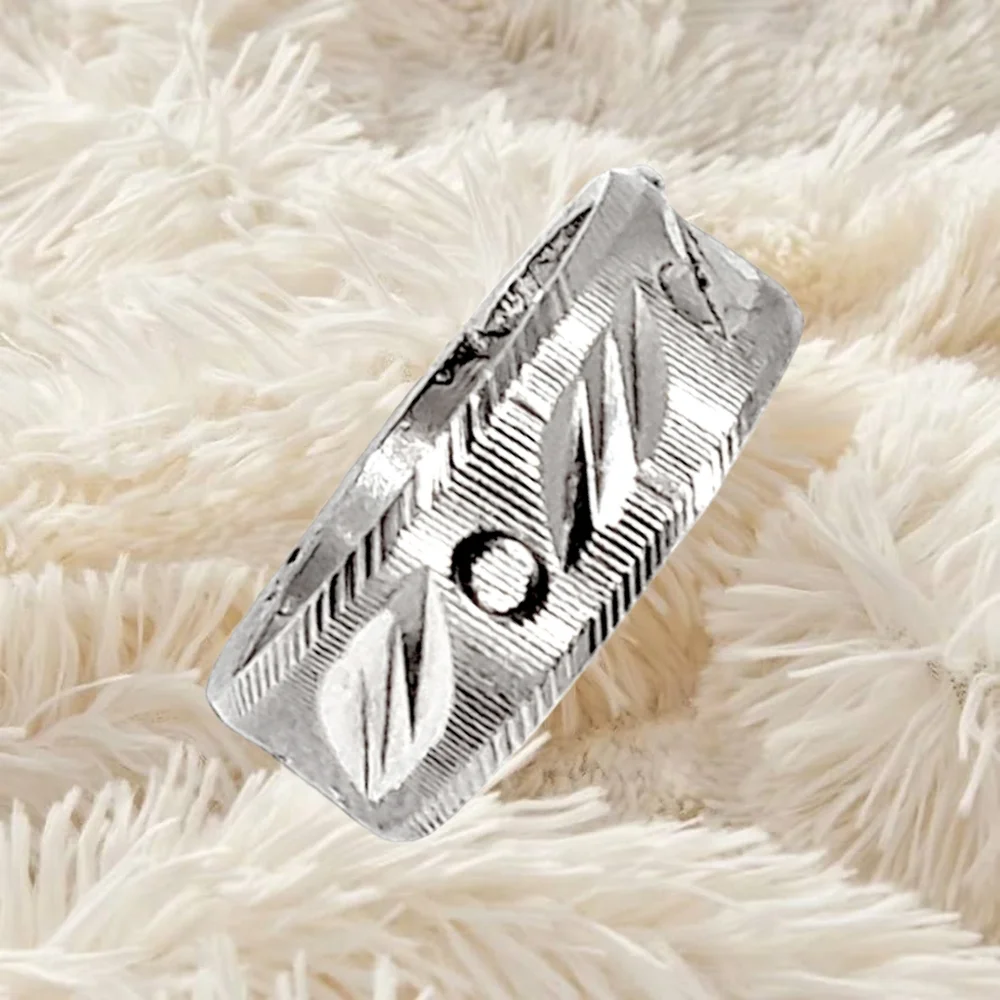 Sterling Silver Ring with Interesting Design. Size 3. NWOT.
